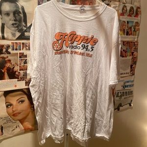 Vintage hippie radio t-shirt size XL.